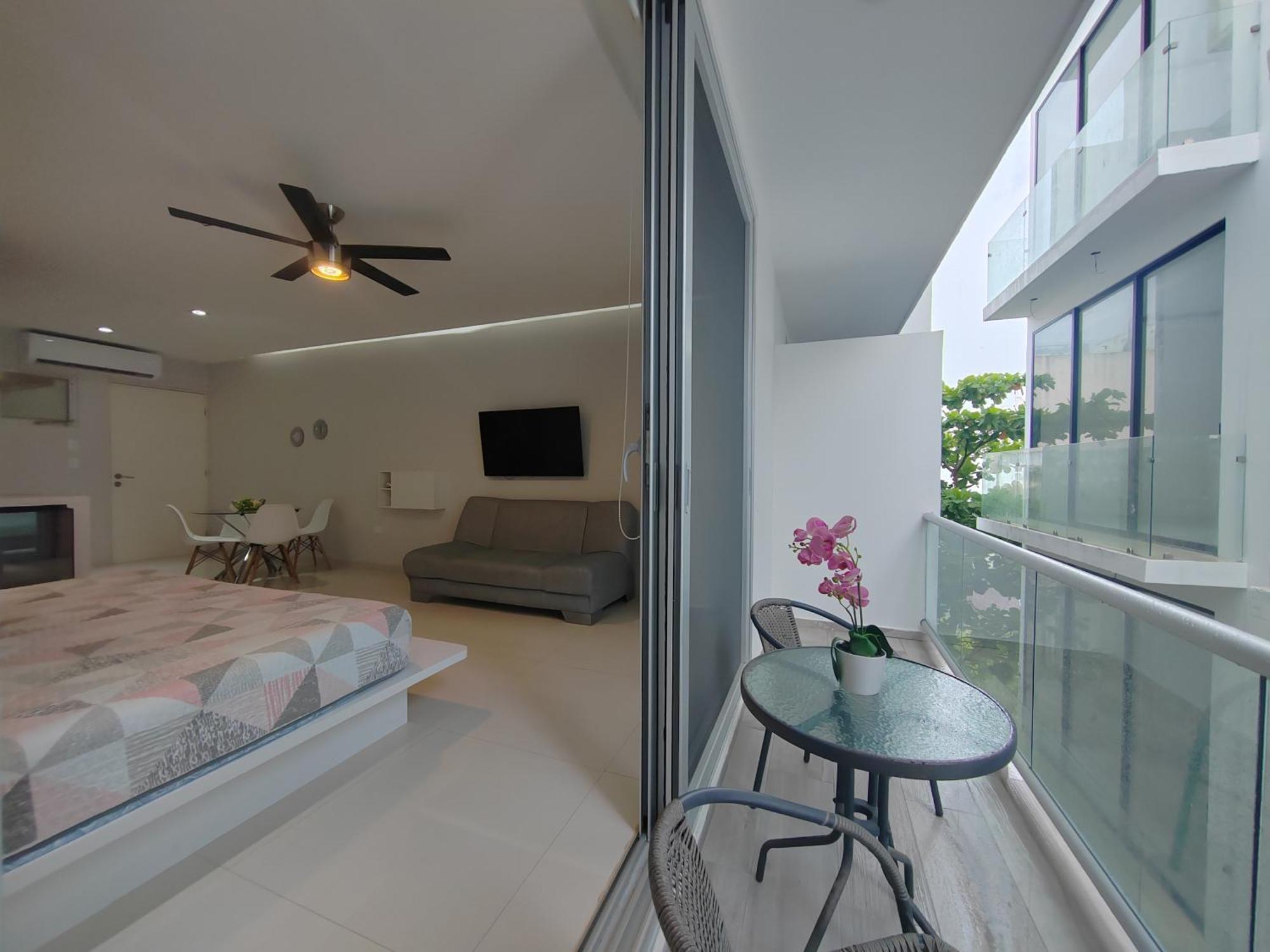 Centrally Located Apartments Steps Away From 5Th Avenue And The Beach! By.Yeah Playa del Carmen Exteriör bild